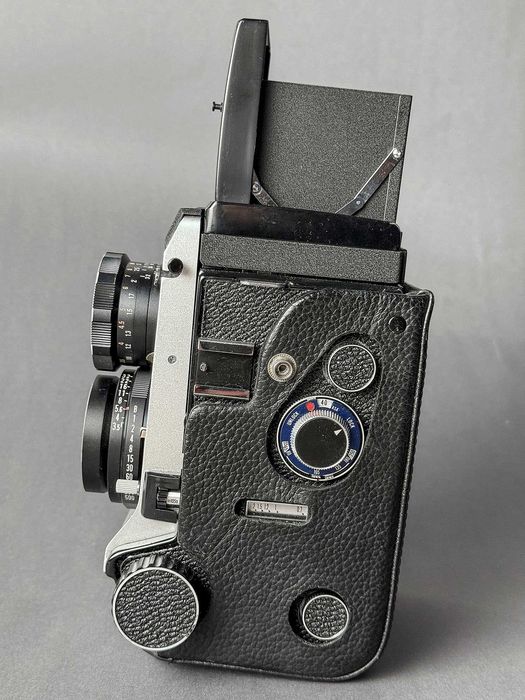 Mamiya C330 Professional + Sekor 105mm F/3.5, futerał, pasek