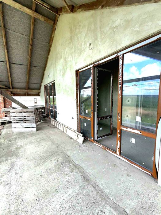 Продається 5-ти кімнатний будинок у місті Городок 30км від Львова