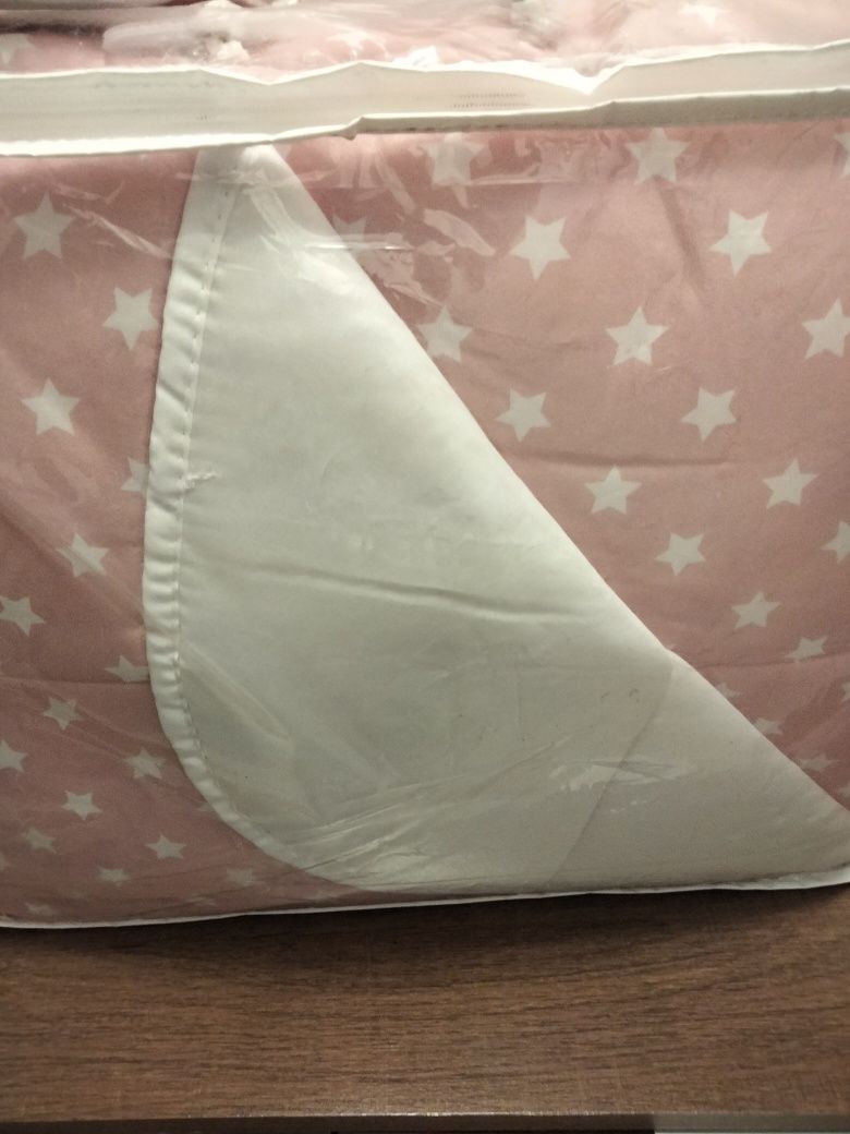 EDREDÕES , para cama de solteiro.