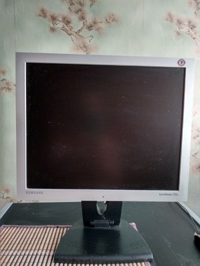 Монитор Samsung SyncMaster 173s