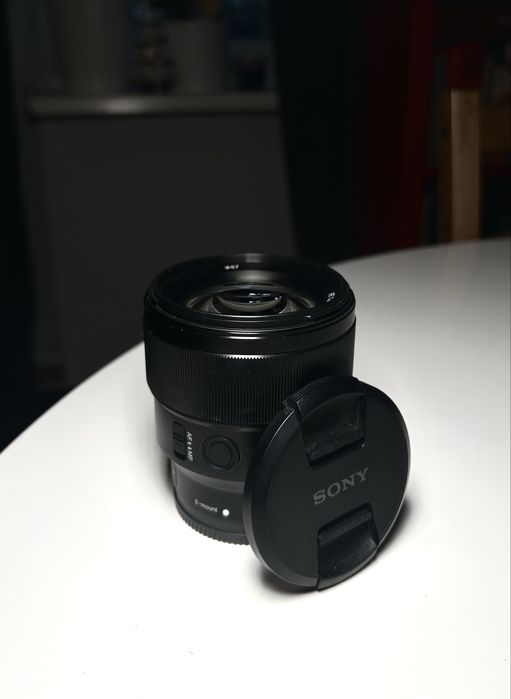 Obiektyw Sony FE 85mm f/1.8 (stan idealny)