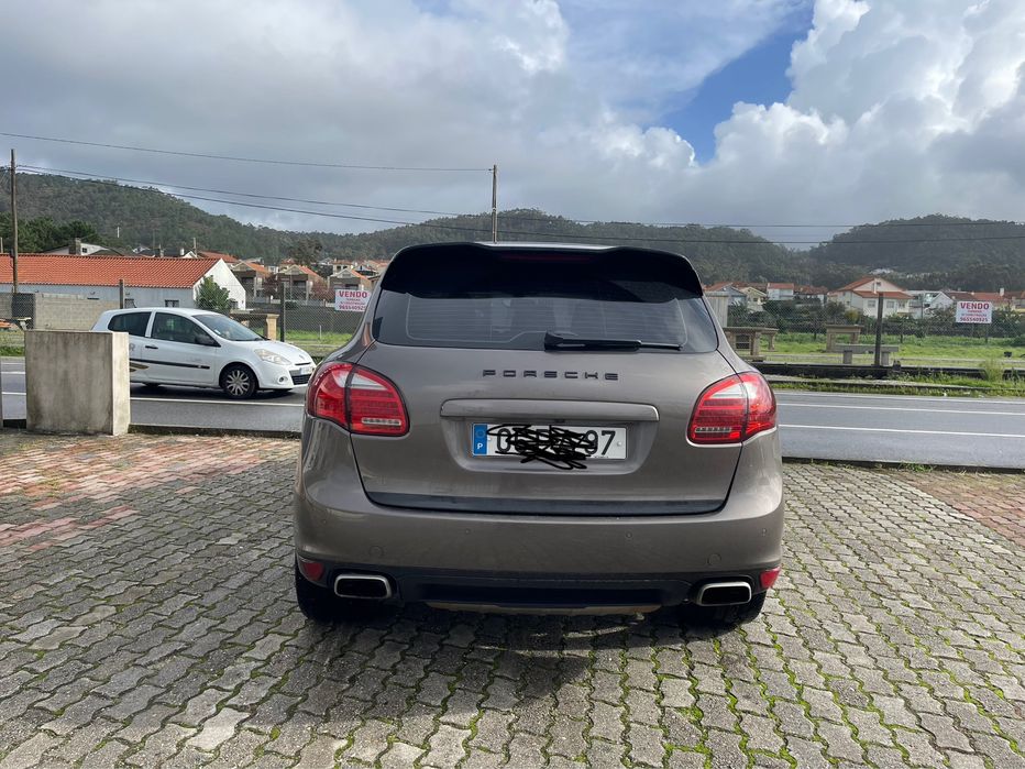 Porshe cayenne s hybrid