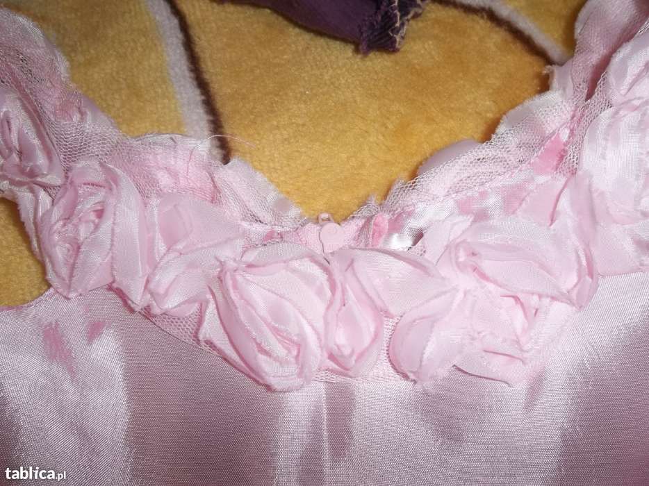 Śliczna sukieneczka