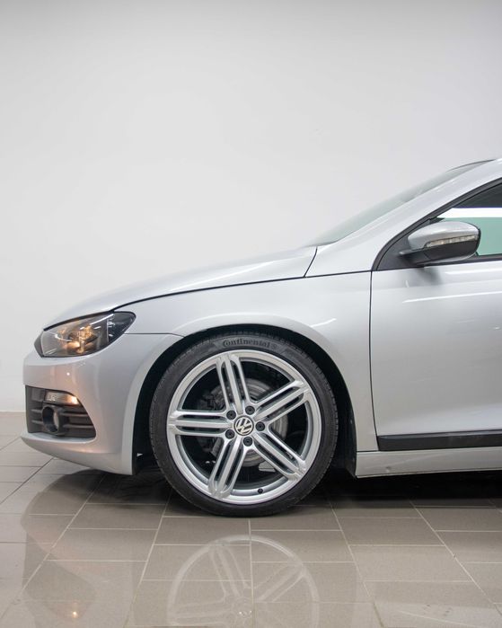 VW Scirocco 2.0 TSi DSG 211cv