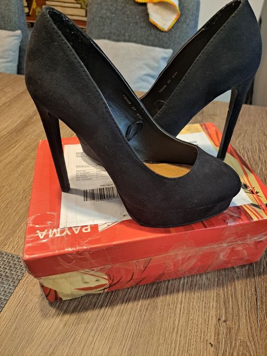 Sapatos salto alto