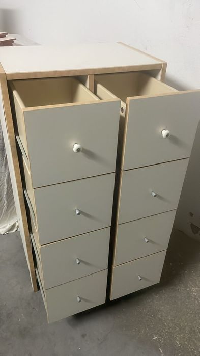 Armário de madeira versátil e com arrumação