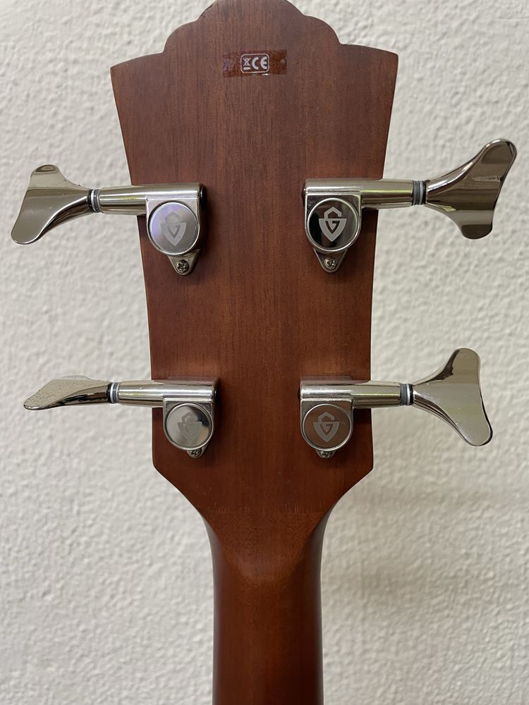 Baixo Guild B-240 EF