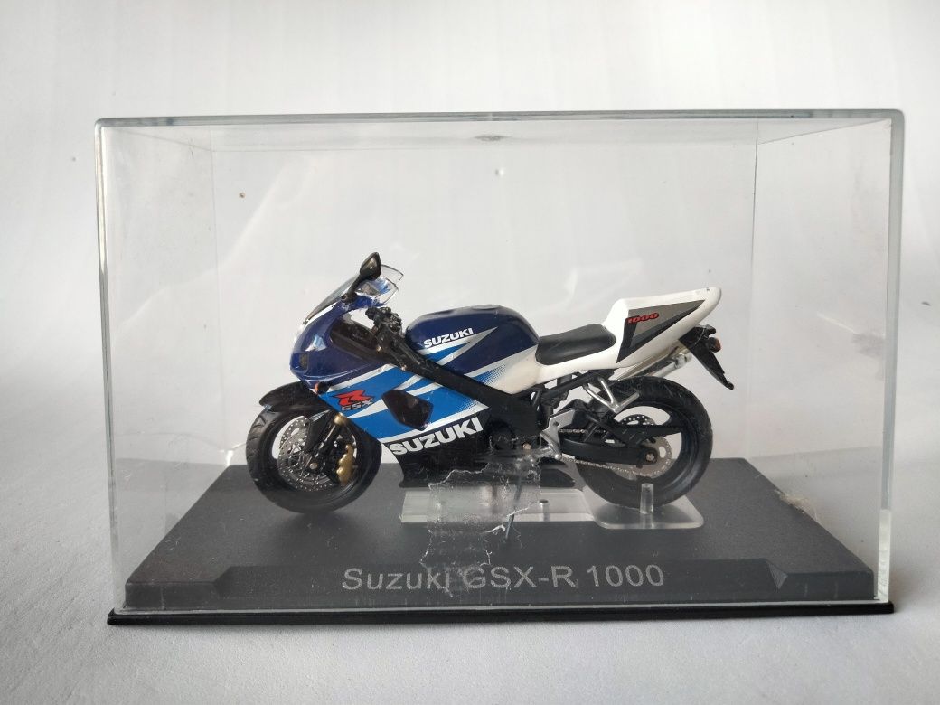 1/24 Suzuki GSX-R 1000 | 2001/2004