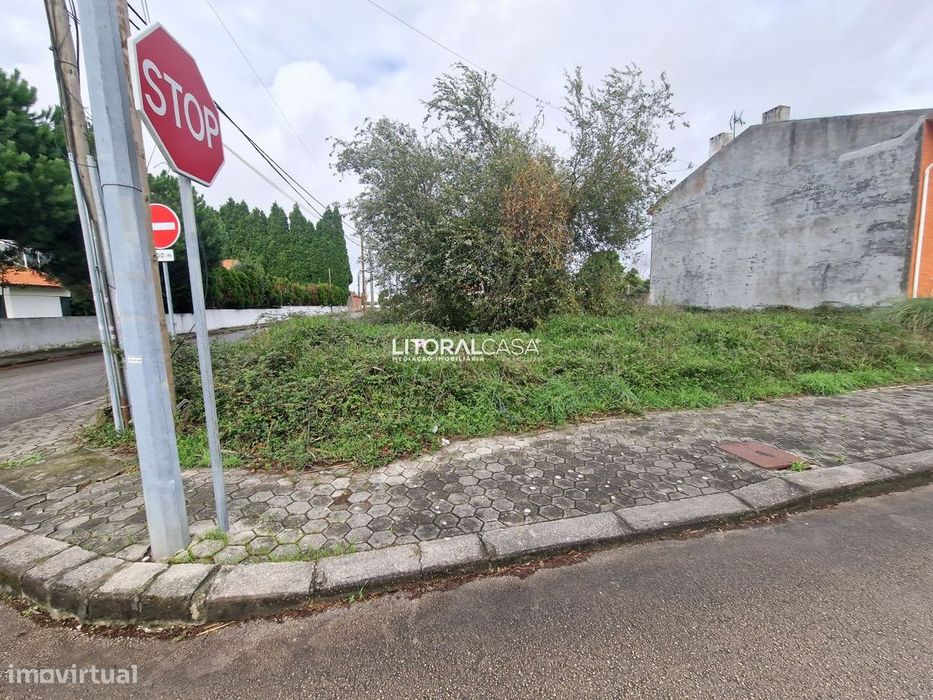 Lote de Terreno Aradas - Moradia com 3 Frentes