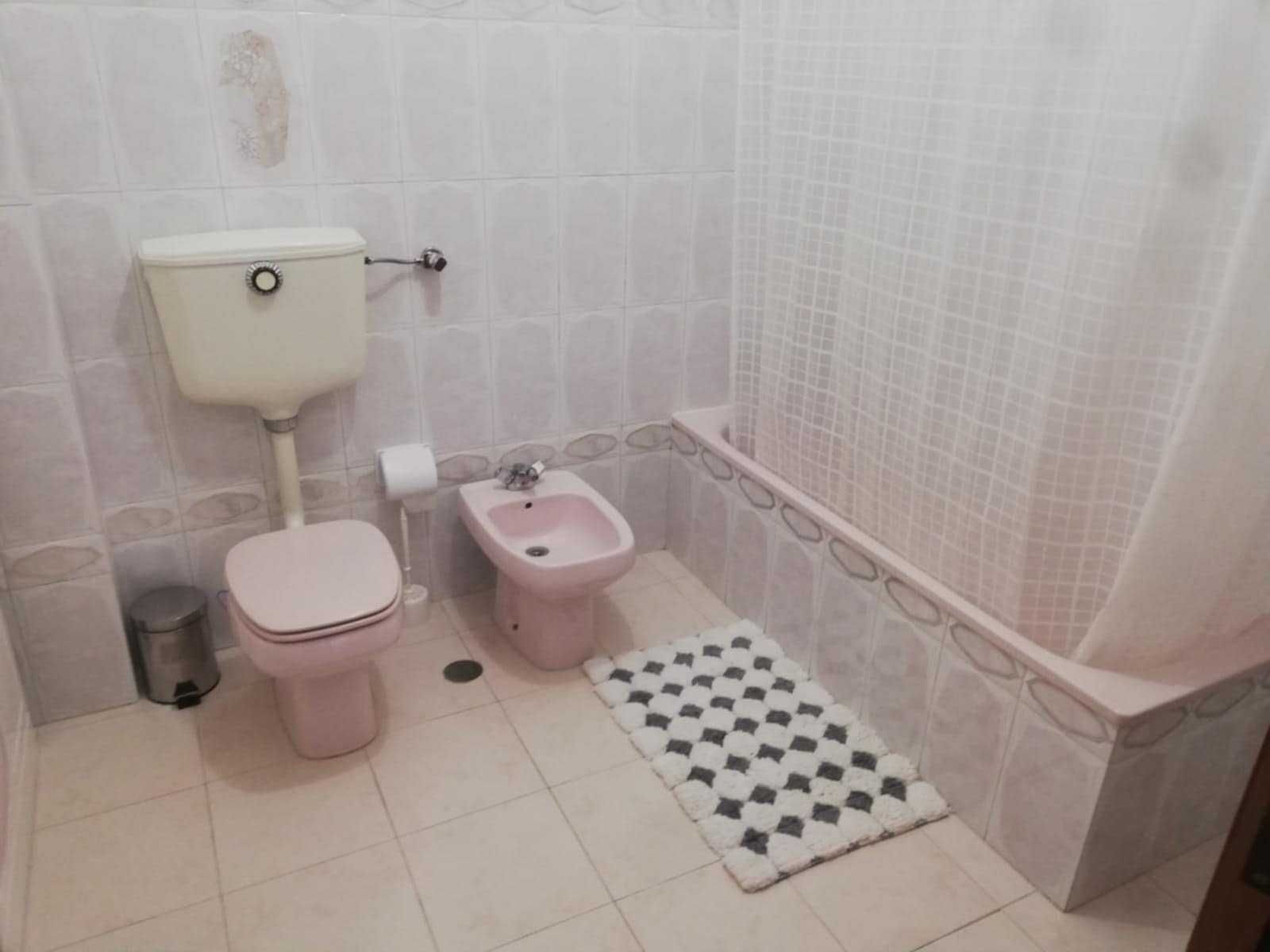 Apartamento T1 para Arrendamento no centro de Tomar