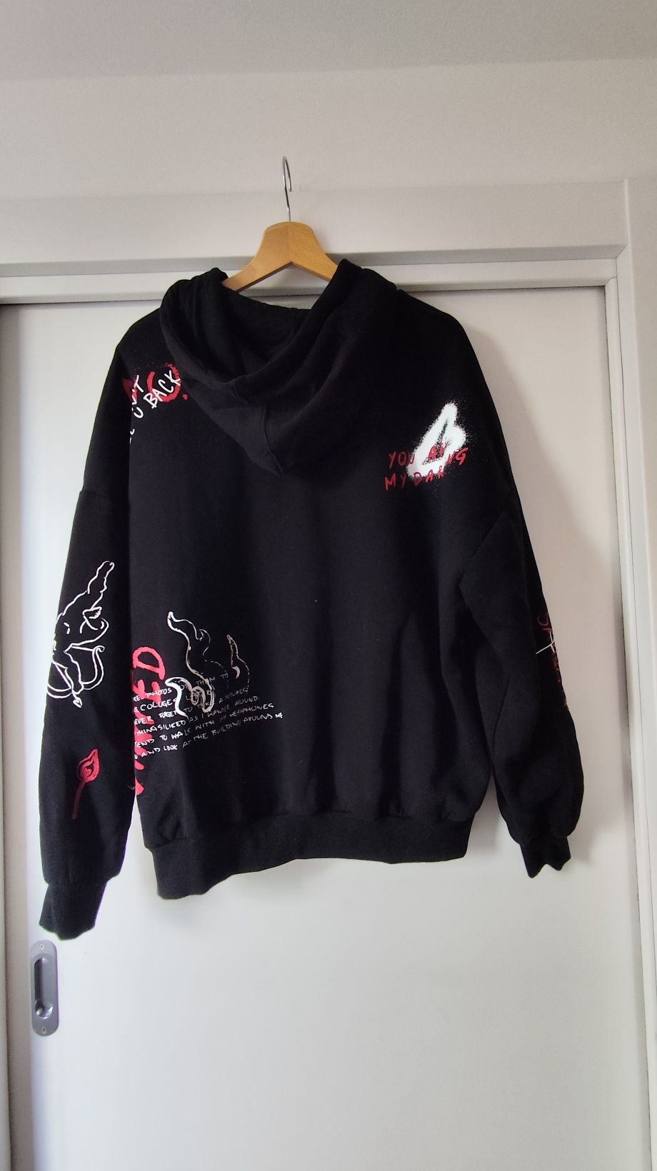 Bluza z kapturem Cropp