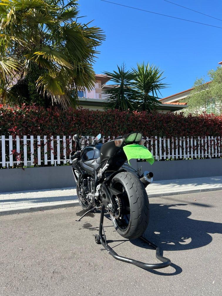 SUZUKI gsxr 600 k6