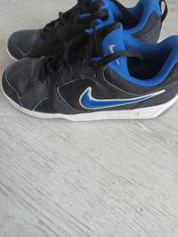 Nike betterworld  roz 39