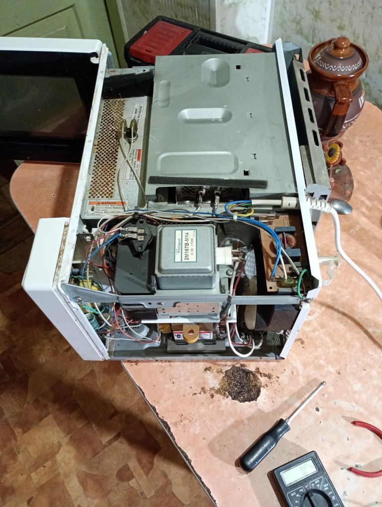 На запчасти микроволновка whirlpool avm562/wp/wh