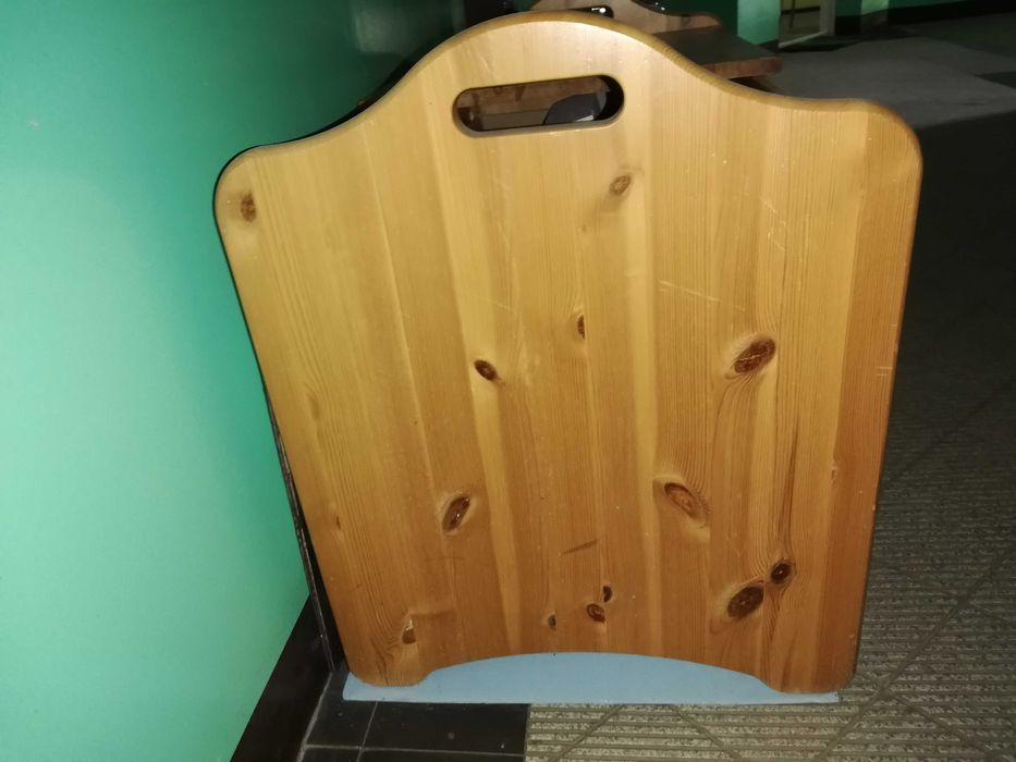 Skrzynia z grubego drewna (zabawki, pościel)Teraz taniej
