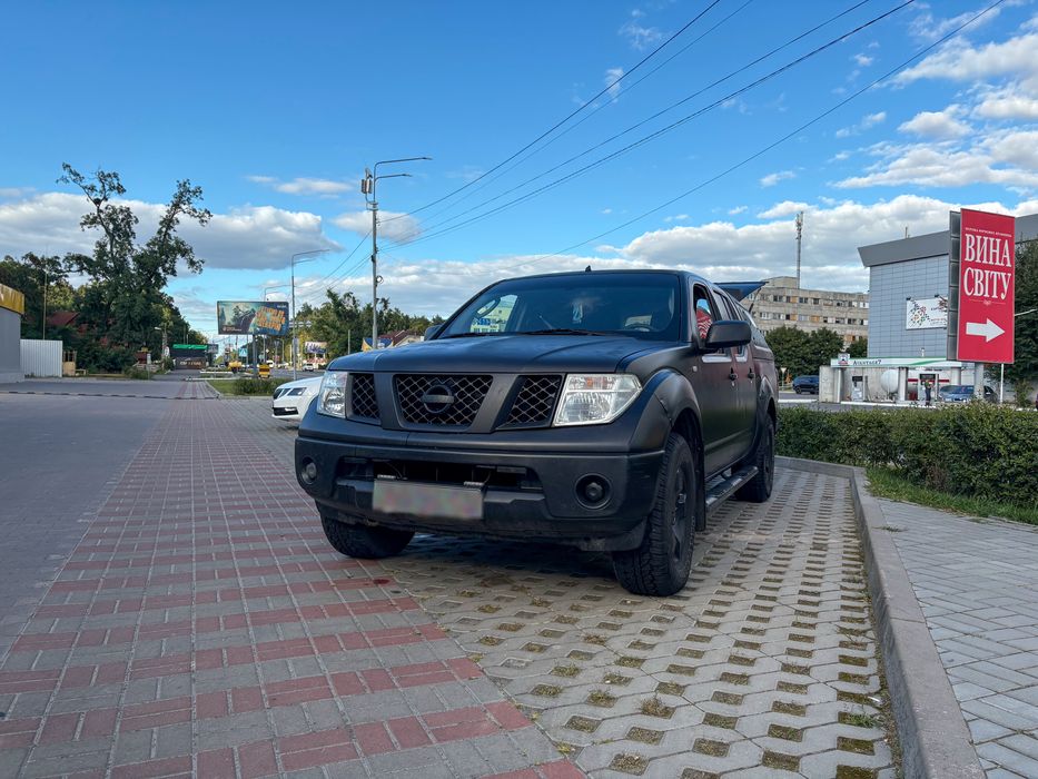 Навара D40, лівий руль!!! на повному бойовому ходу