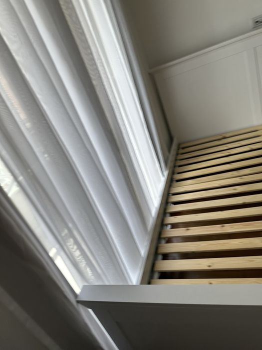 Cama de casal com pouco uso