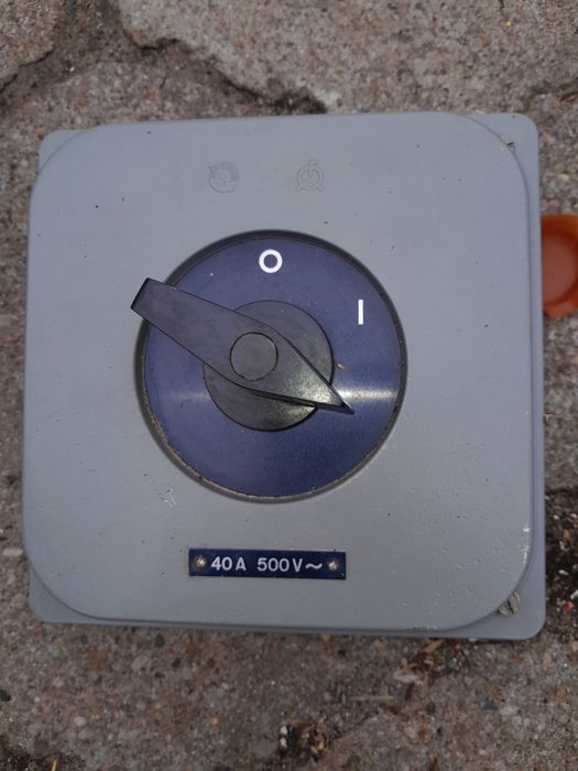 Wyłącznik trójfazowy