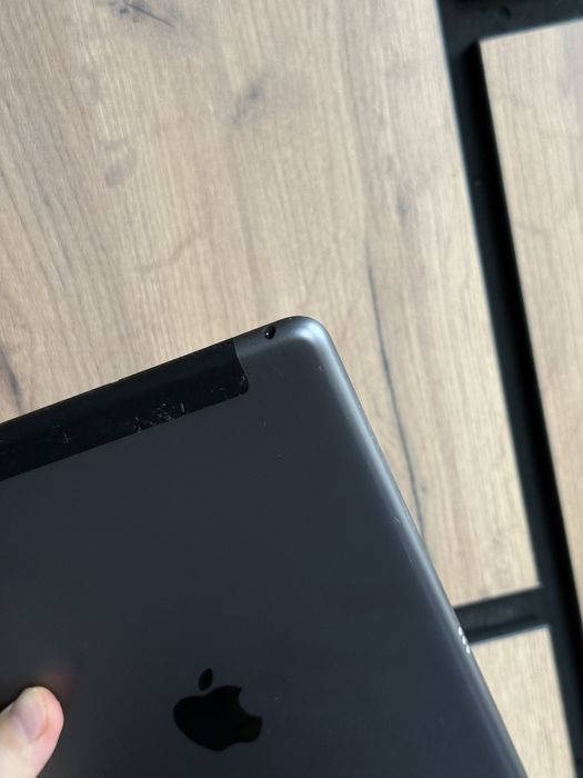 Apple iPad 7 128 gb Wi-Fi + LTE