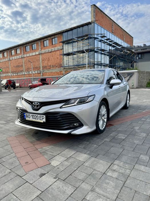 Офіційна Toyota Camry