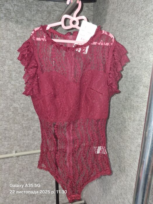 Бордовий  мережевий топ фірми Lucy Wang