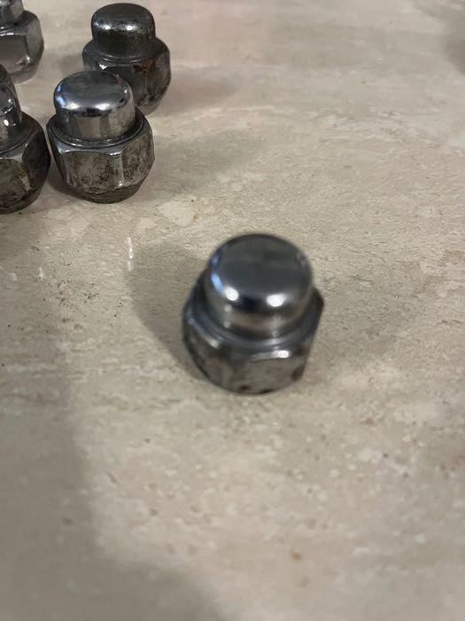 Гайка колісна до Mazda 3 ( 20 штук в комплекті)