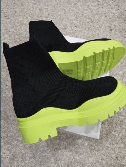 37 р Чорні демі ботинки чулок тракторна підошва