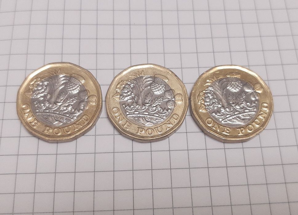 Монета Англии Фунт.
