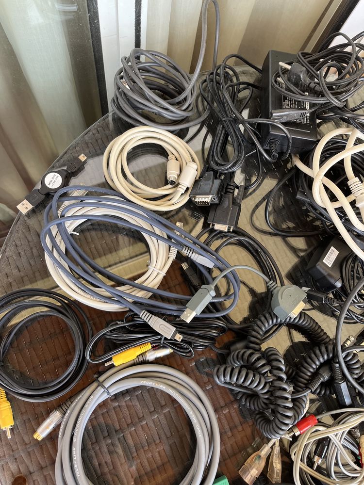 Conjunto fios informáticos/ telefones 5 euros cada