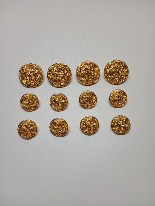 Пуговицы золотого цвета, на ножке (пластик) 12 шт. Б/у