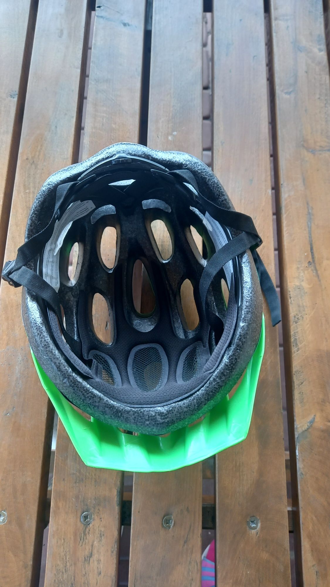 Kask rowerowy-prawie nowy