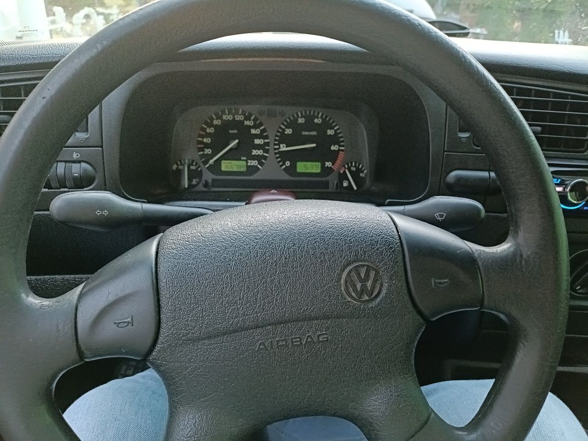 VW golf 3 1.8 stan bdb mały przebieg