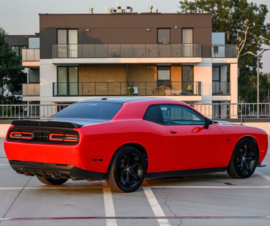 DODGE CHALLENGER 5.7L HEMI SRT Bodypack wynajem wypożyczalnia samochód