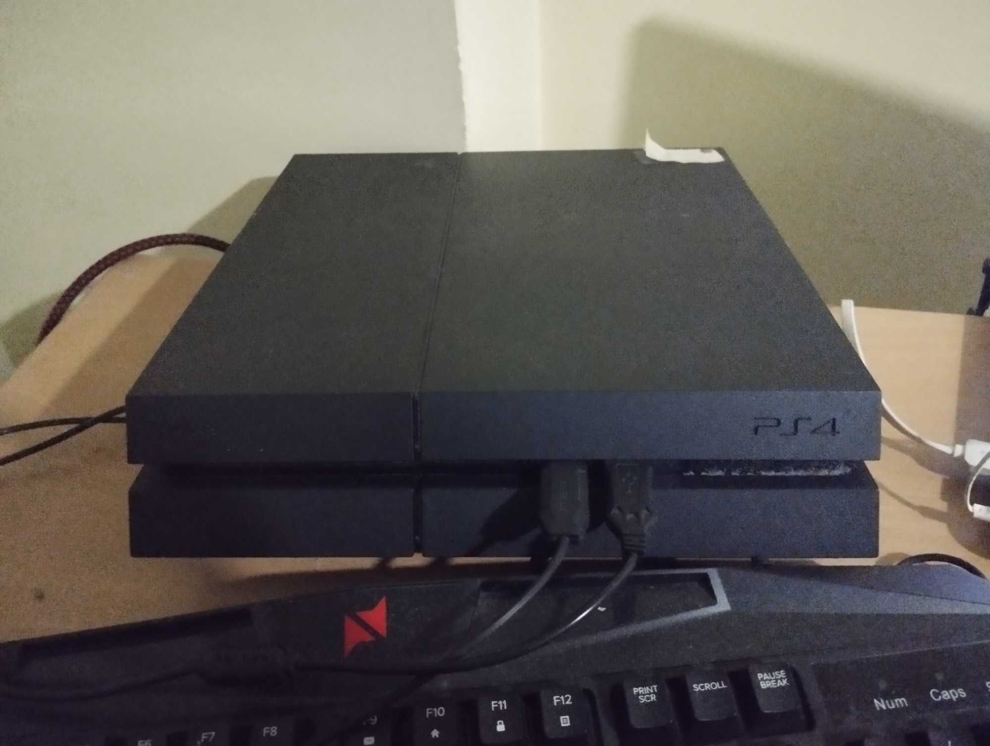 PlayStation 4 em ótimo estado