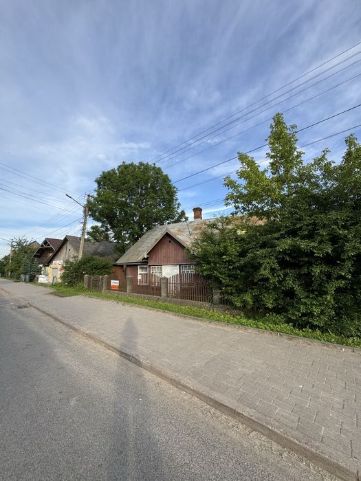 Будинок у ЦЕНТРІ Брошнів-Осади Перша лінія