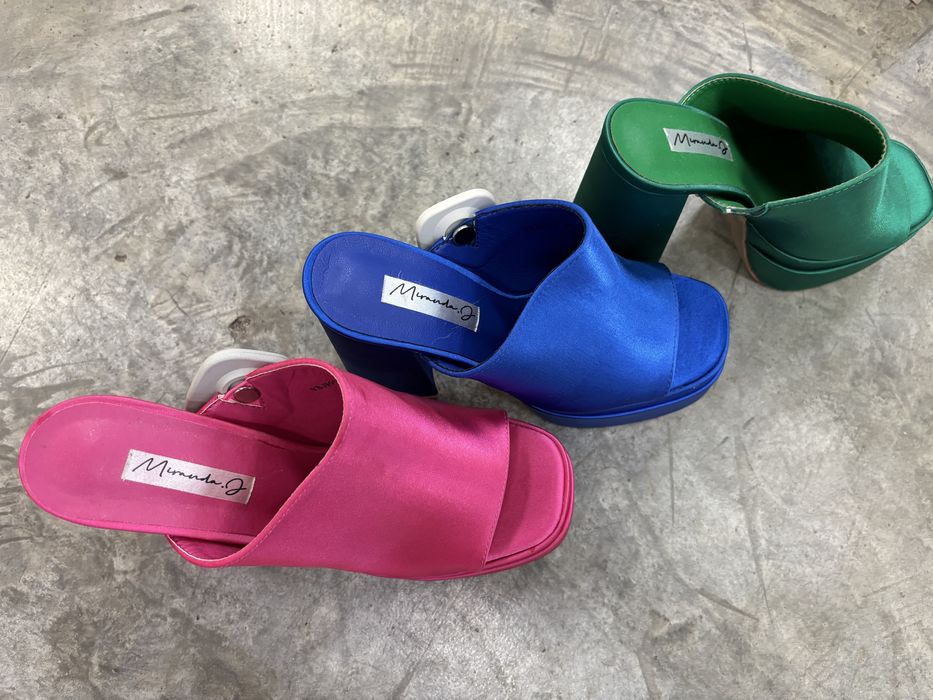 Klapki plato na obcasie na koturnie platformie satyna barbie disco