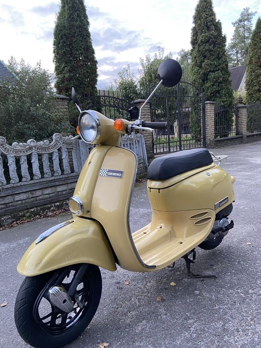 Скутер Honda giorno