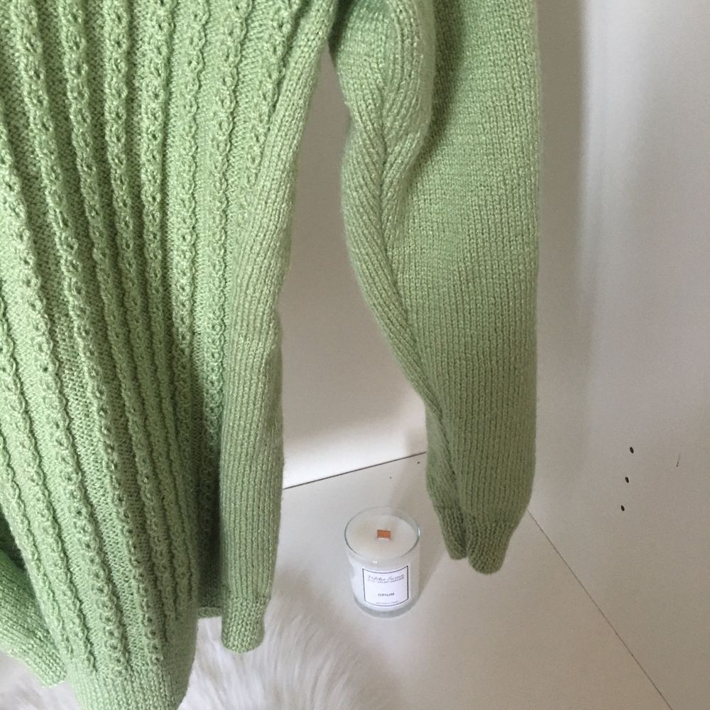 Sweter seledynowy pistacjowy handmade wełna wełniany ręcznie robiony M