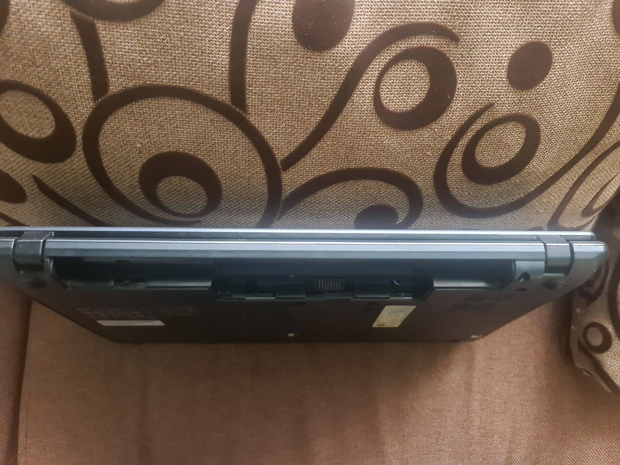 Acer travel mate 5335 4gb/ 200gd