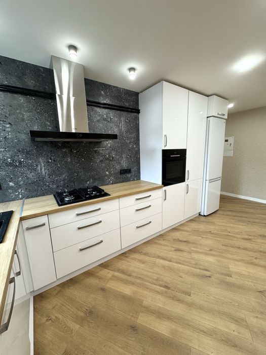 Перша здача , Центр , оренда чудової квартири.