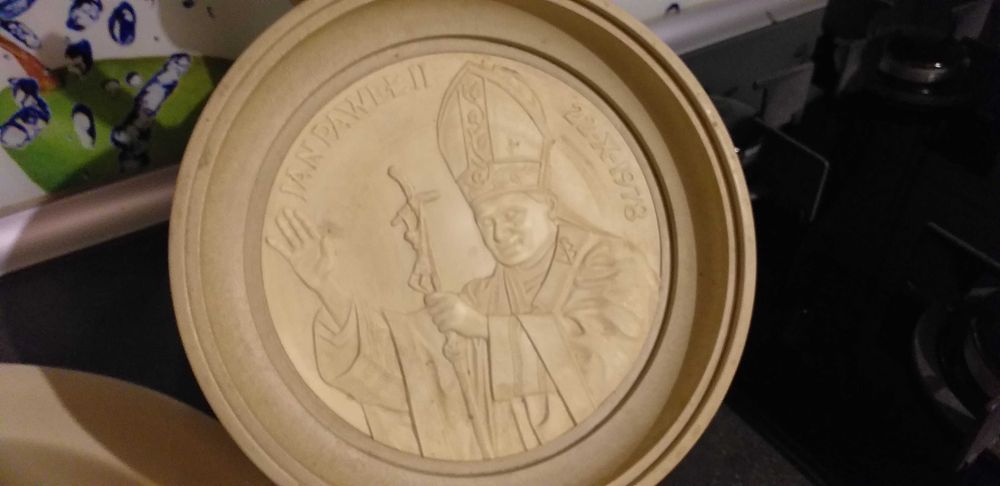 Talerz ozdobny z wizerunkiem JANA PAWŁA PRL