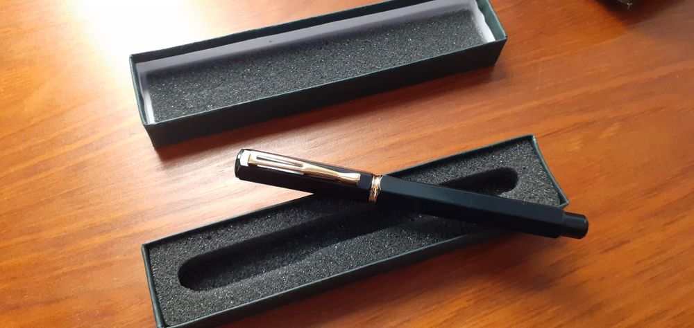 Esferográfica clássica NOVA