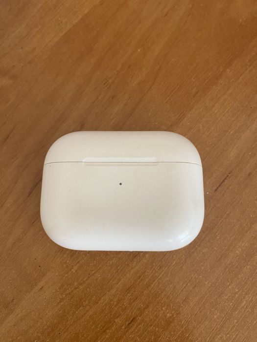 Зарядний кейс аірподс про