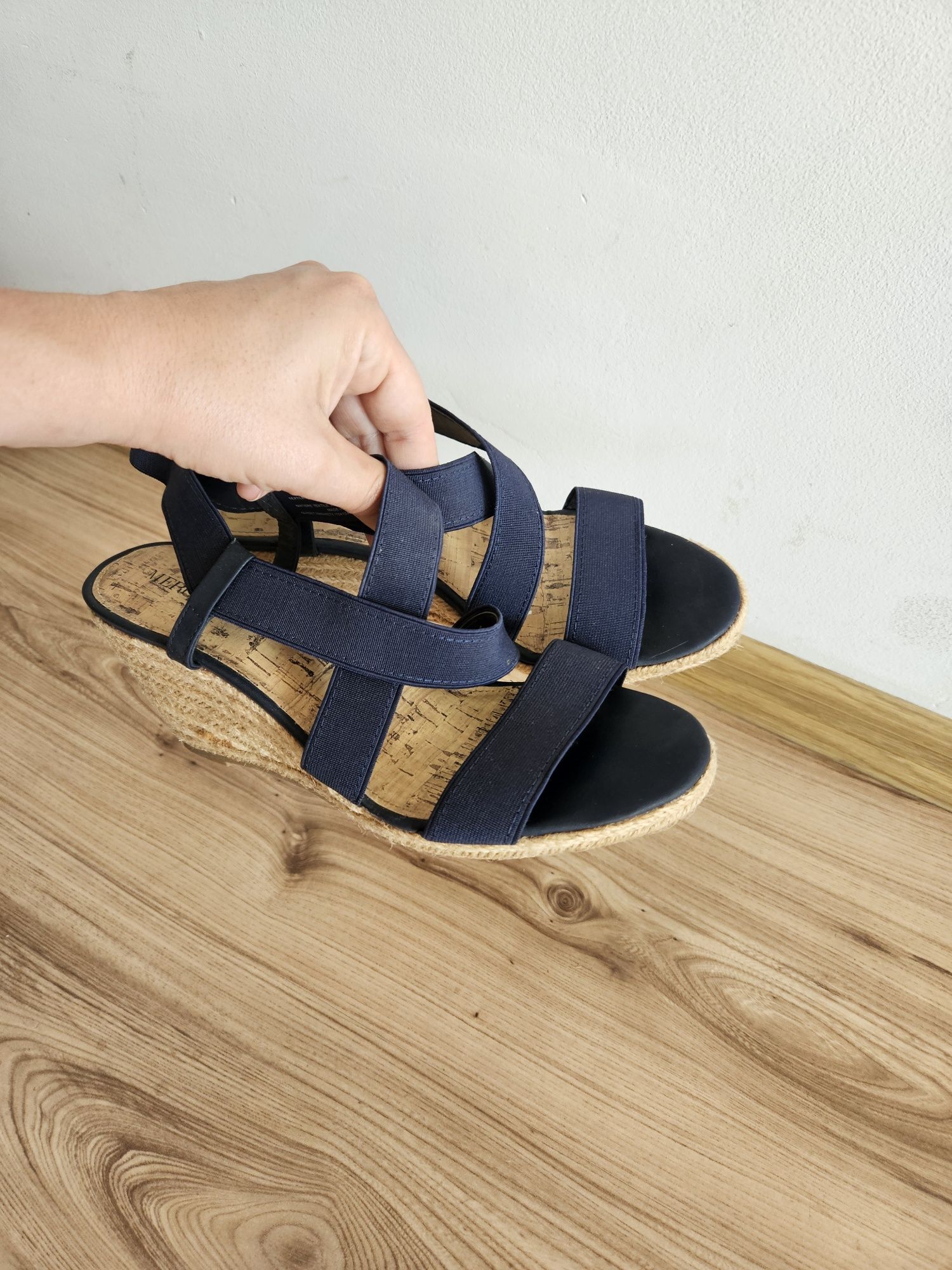 Sandały na koturnie r 39 wkładka 26 cm