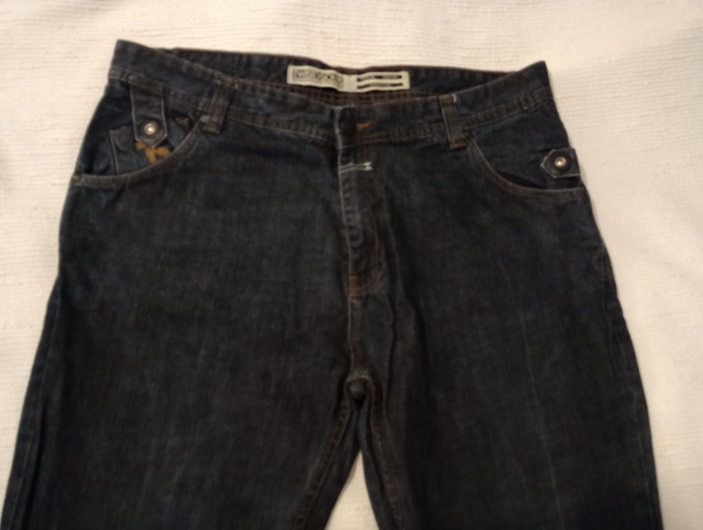 Duże spodnie jeansy r. 38/32
