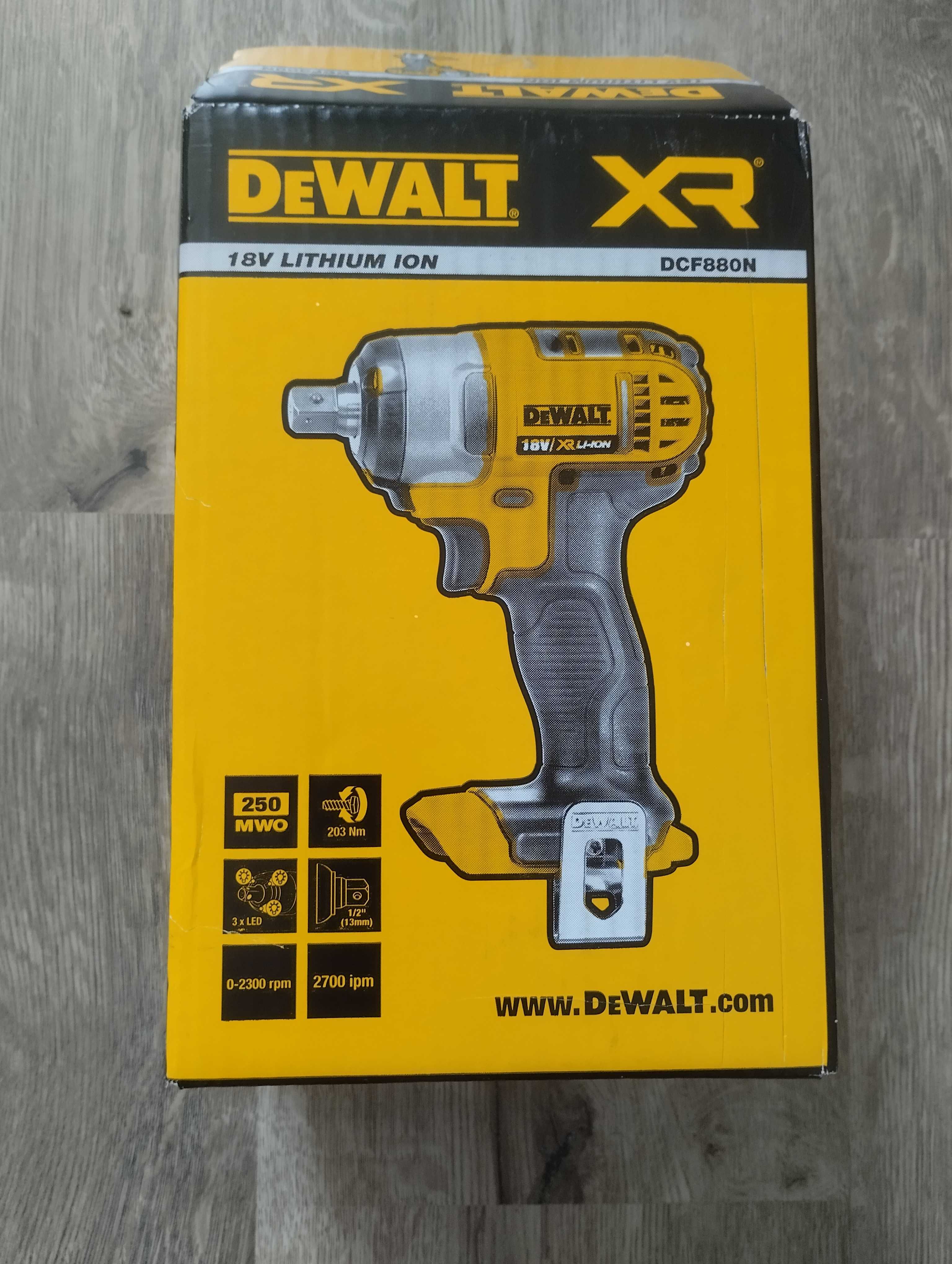 Klucz udarowy Dewalt dcf880 /karton/2023