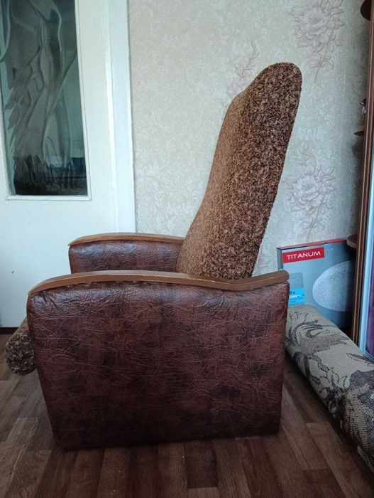 Мягкое кресло-качалка