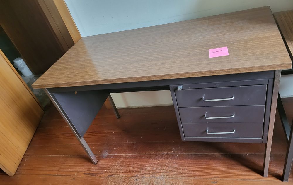 Secretaria industrial vintage