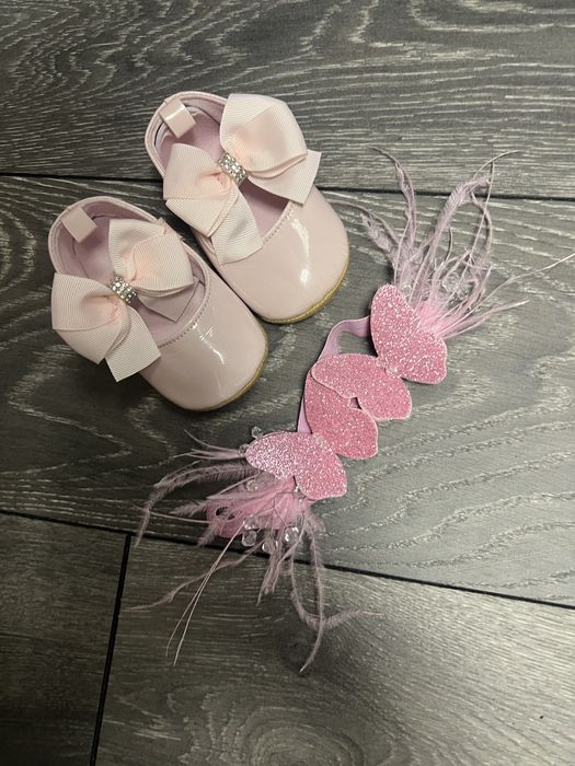 Плаття, пінетки та пов’язка для принцесси