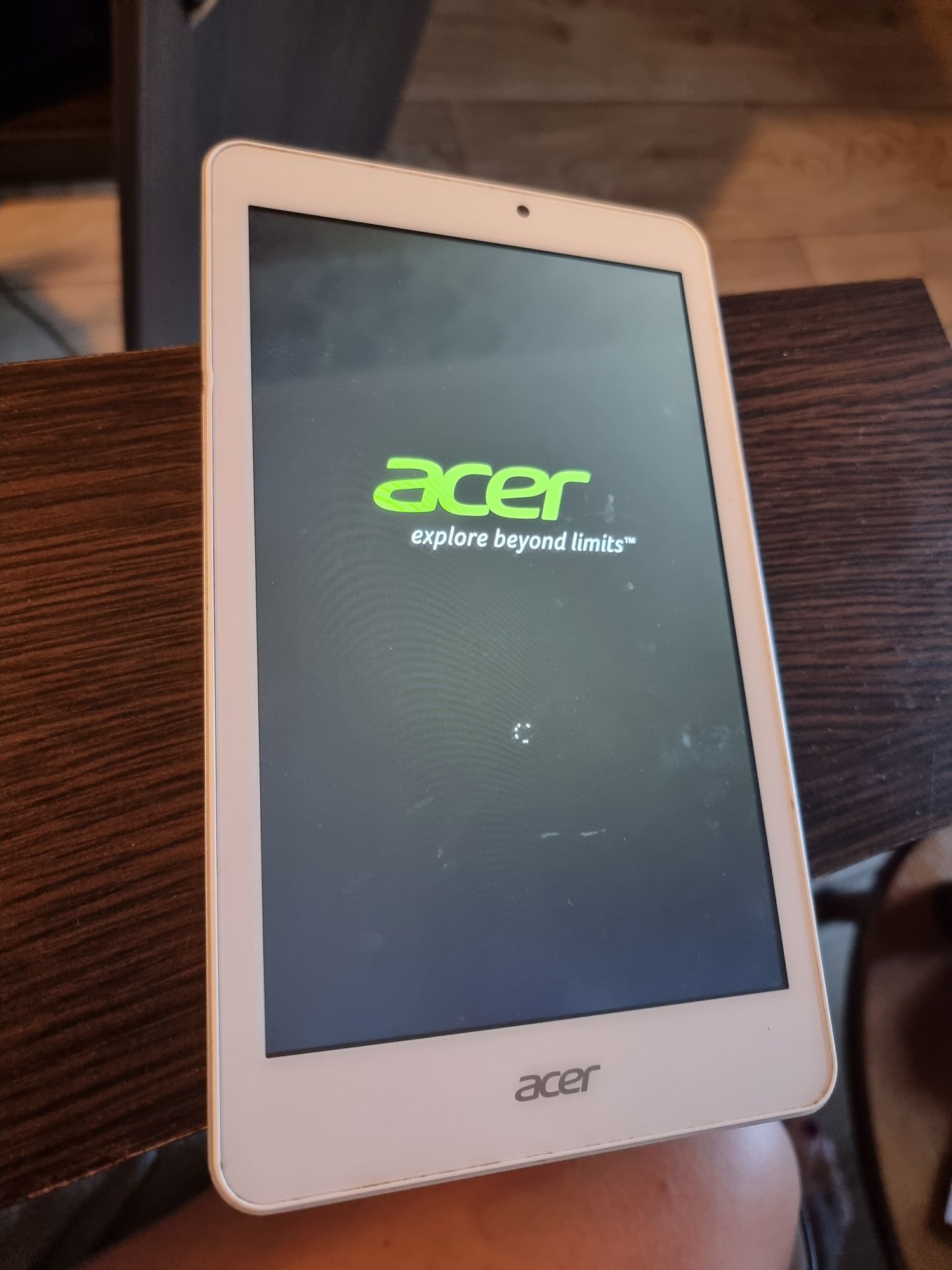 Срочно продам планшет Acer.